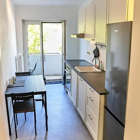 N2 Centrally Located 3-room With Balcony Or Individual Homestay Karlsruhe