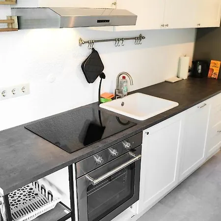 Quarto em Acomodações Particulares N39 Whole 3-room Or Individual In Suedstadt *