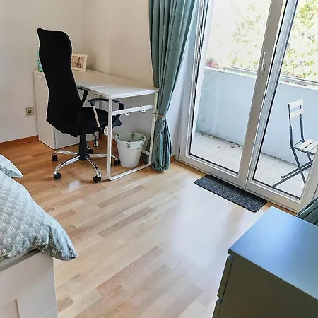 Quarto em Acomodações Particulares N39 Whole 3-room Or Individual In Suedstadt