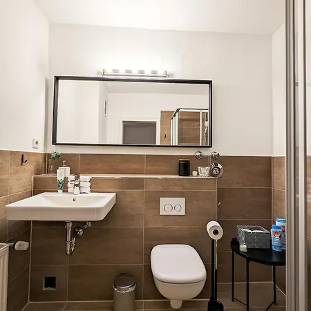 N2 Centrally Located 3-room With Balcony Or Individual Homestay Karlsruhe