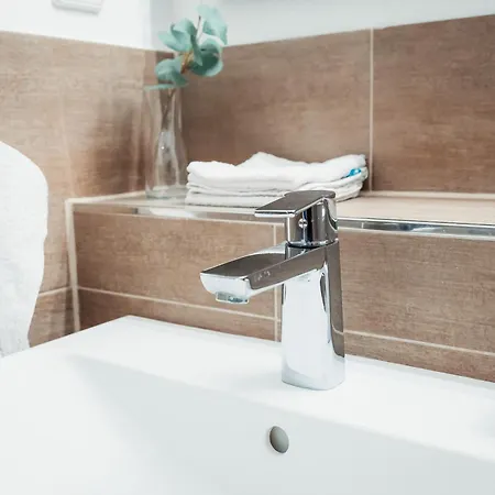 Homestay N2 Centrally Located 3-room With Balcony Or Individual Karlsruhe