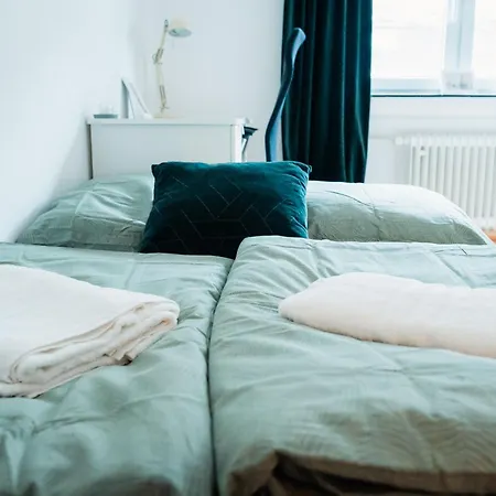 Quarto em Acomodações Particulares N39 Whole 3-room Or Individual In Suedstadt
