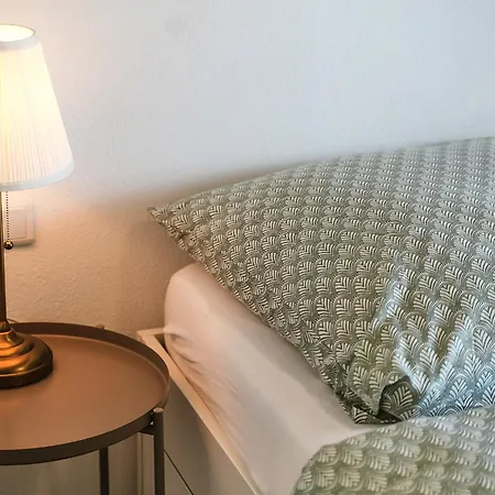 N2 Centrally Located 3-room With Balcony Or Individual Homestay Karlsruhe